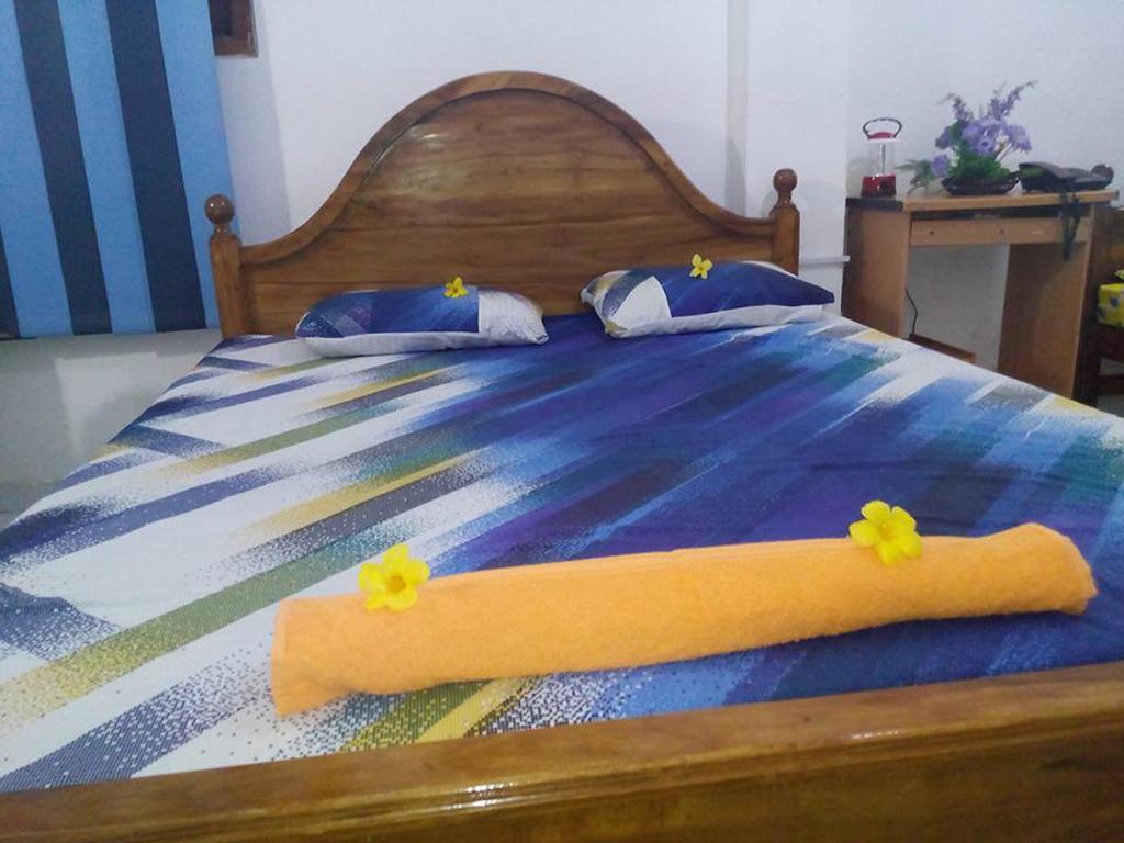 Smart Holiday Inn Галле Номер фото